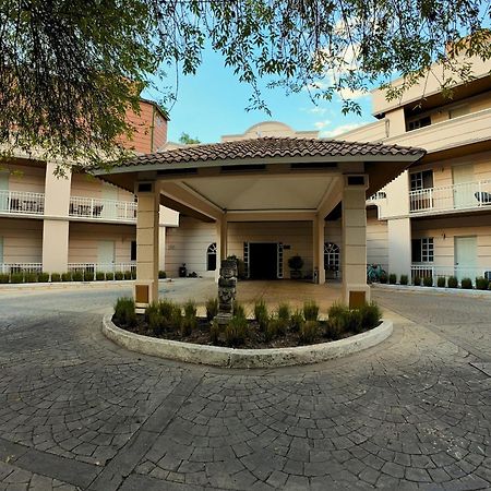 Hotel Real Del Bosque Golf And Spa 툴라데아옌데 외부 사진