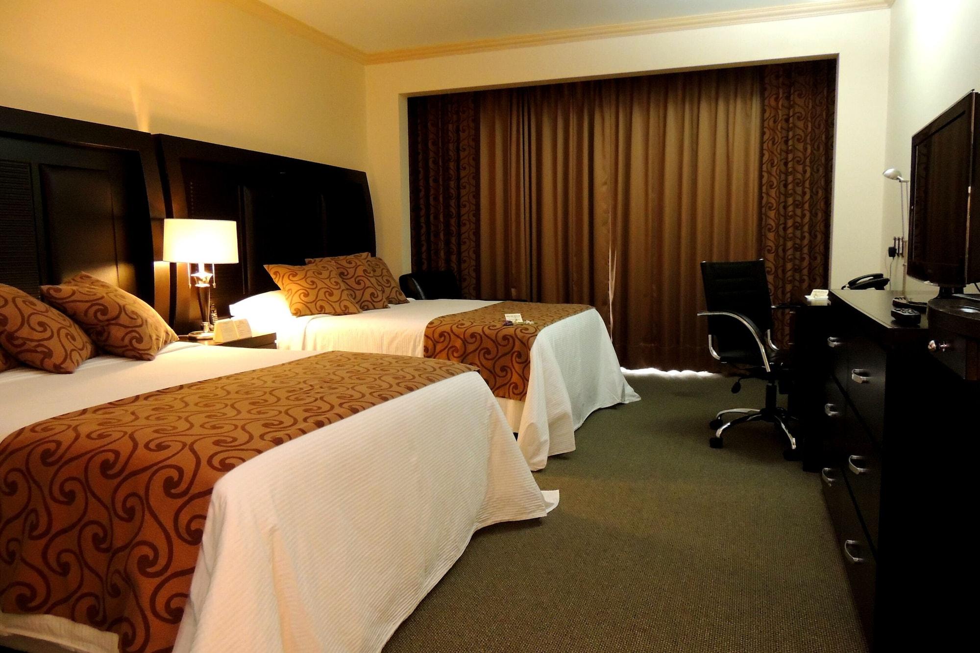 Hotel Real Del Bosque Golf And Spa 툴라데아옌데 외부 사진