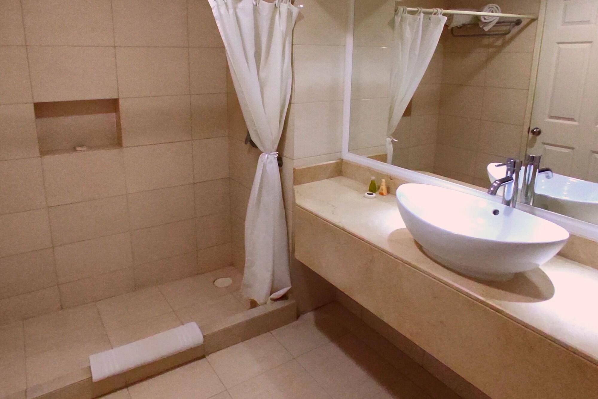 Hotel Real Del Bosque Golf And Spa 툴라데아옌데 외부 사진