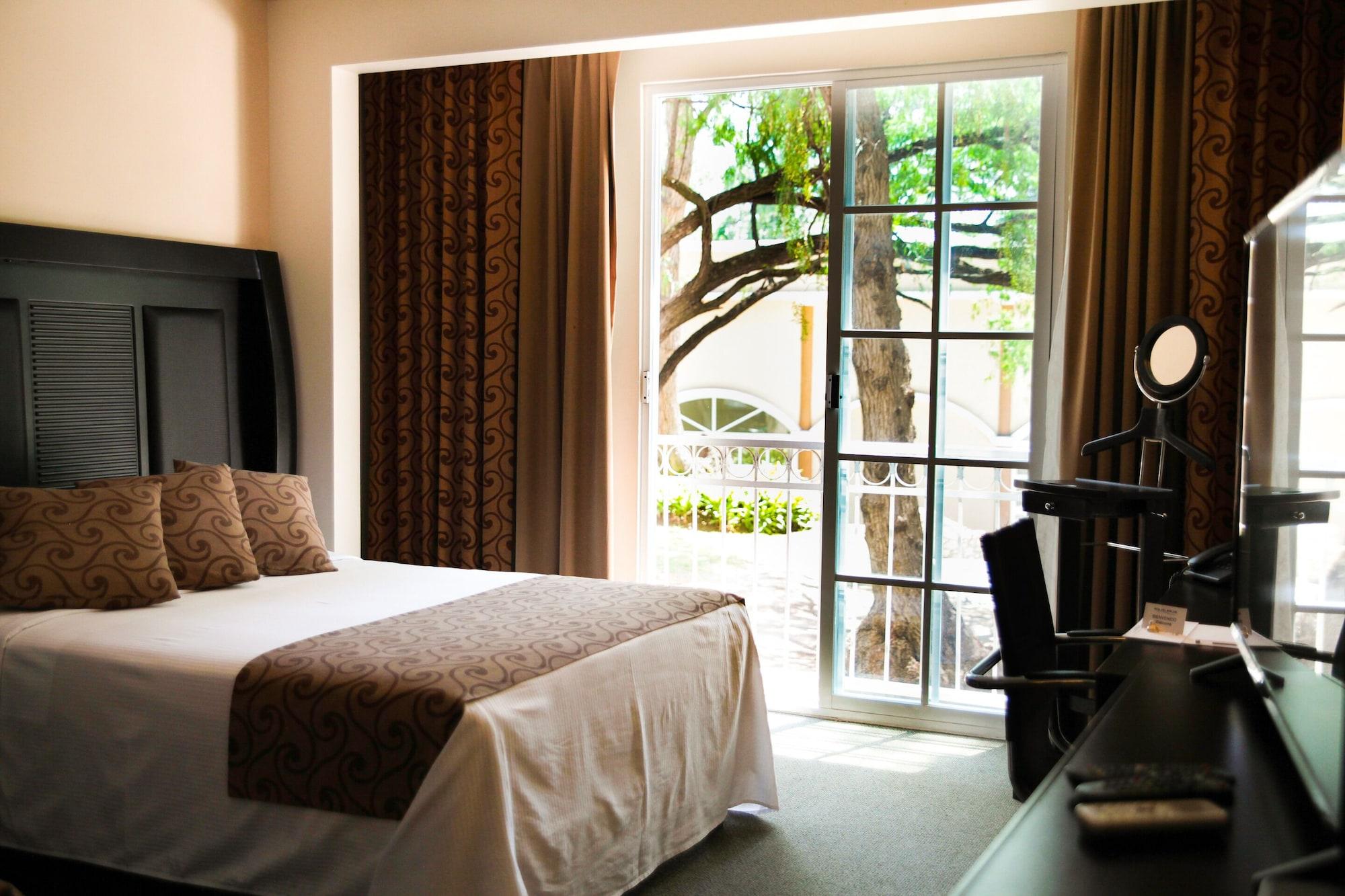 Hotel Real Del Bosque Golf And Spa 툴라데아옌데 외부 사진