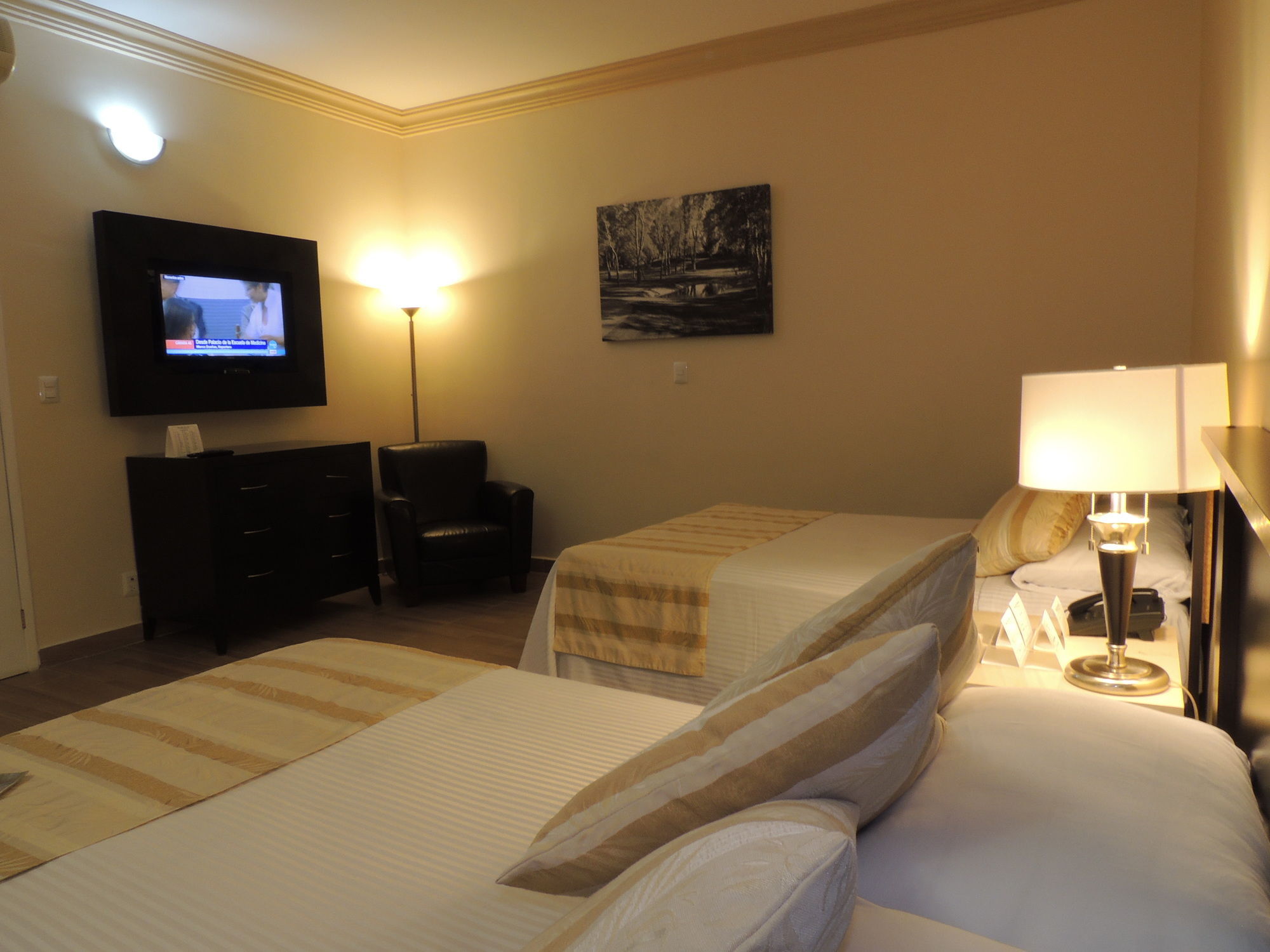 Hotel Real Del Bosque Golf And Spa 툴라데아옌데 외부 사진